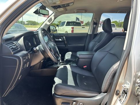 Used 2021 Toyota 4Runner TRD Off-Road Premium w/ Convenience Package (TMS) image 18