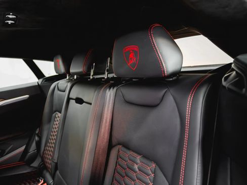 Used 2021 Lamborghini Urus AWD/4WD image 28