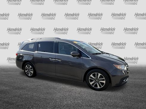 Used 2016 Honda Odyssey Touring image 2