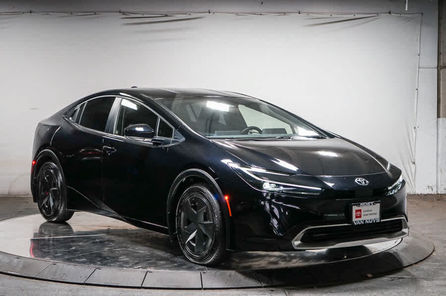 Used 2026 Toyota Prius Plug-In Hybrid FWD image 5
