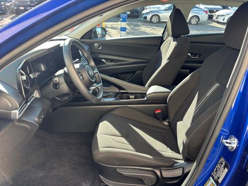 Used 2025 Hyundai Elantra SEL image 27