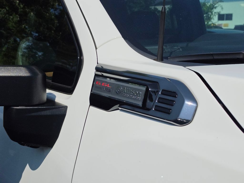 Used 2024 GMC Sierra 2500 AT4 w/ AT4 Preferred Package AWD/4WD image 10
