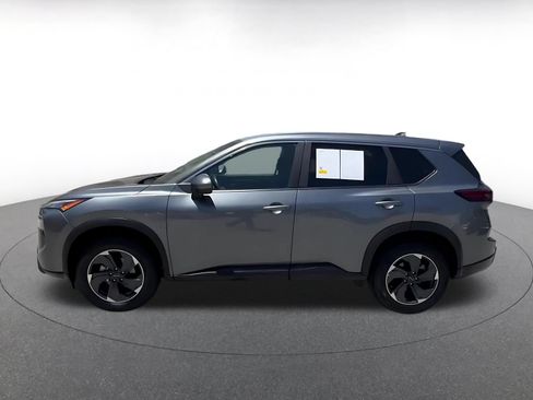Used 2025 Nissan Rogue SV AWD/4WD image 9