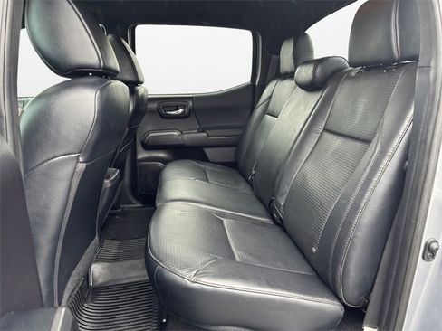 Used 2020 Toyota Tacoma TRD Sport image 13