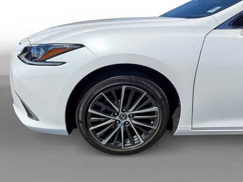 Used 2025 Lexus ES 350 w/ Premium Package FWD image 9