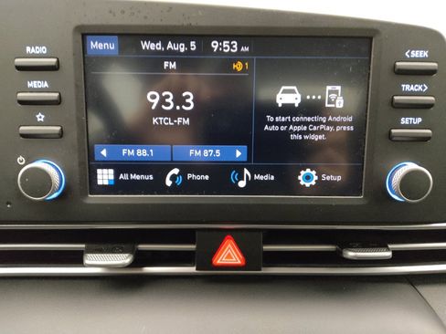 Used 2025 Hyundai Elantra SE FWD image 25