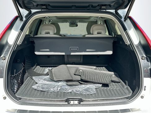 Used 2022 Volvo XC60 B5 Inscription w/ Advanced Package image 27