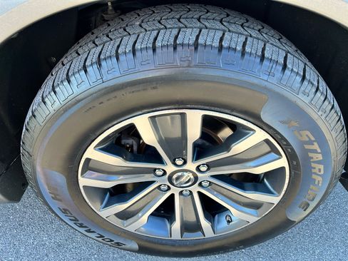 Used 2020 Nissan Armada SL w/ Premium Package image 9