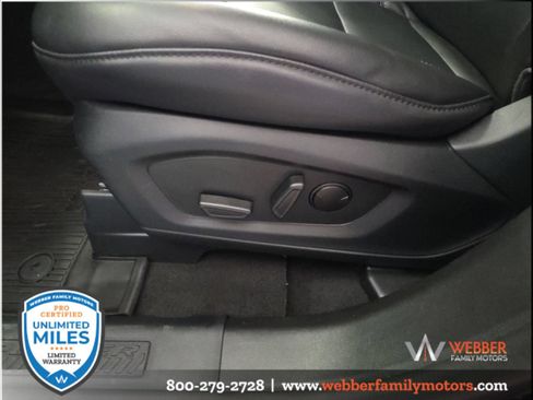 Used 2023 Ford Explorer XLT w/ Equipment Group 202A AWD/4WD image 12