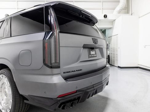 Used 2026 Cadillac Escalade V w/ LPO, Onyx Lite Package AWD/4WD image 20