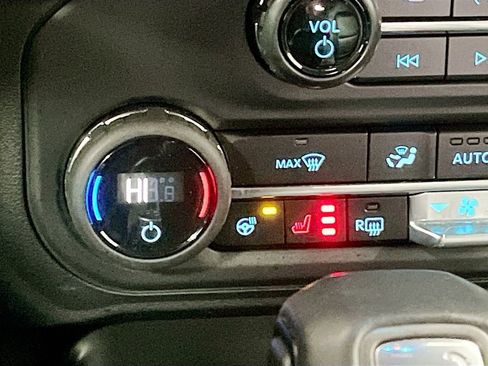 Used 2024 Ford Bronco Badlands image 21