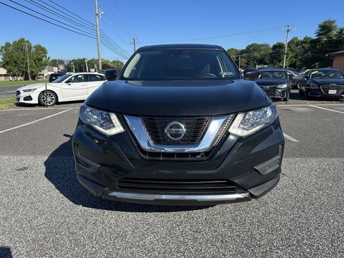 Used 2019 Nissan Rogue S AWD/4WD image 2