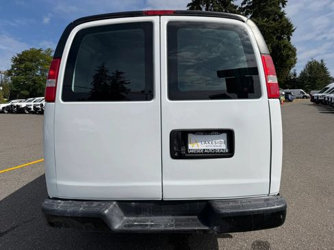 Used 2019 Chevrolet Express 2500 RWD image 7