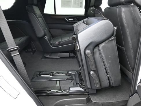 Used 2025 GMC Yukon Denali image 10