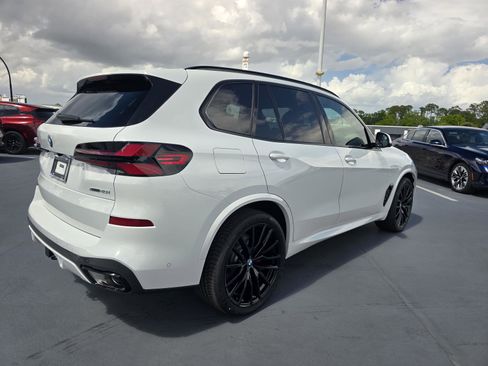 New 2026 BMW X5 xDrive40i w/ M Sport Package AWD/4WD image 3