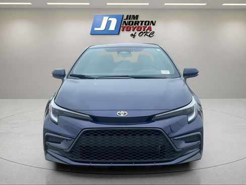 Used 2025 Toyota Corolla SE FWD image 2