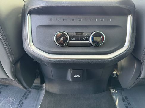 Used 2025 Ford Expedition Active AWD/4WD image 46
