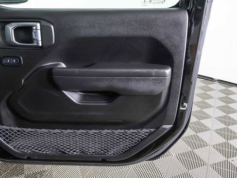 Used 2022 Jeep Wrangler Unlimited Sport image 17