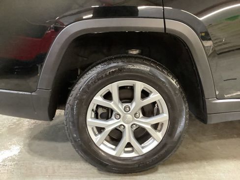 Certified 2023 Jeep Grand Cherokee L Limited w/ Trailer Tow Group (B) AWD/4WD image 12