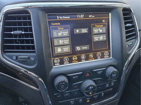 Used 2018 Jeep Grand Cherokee Overland image 17