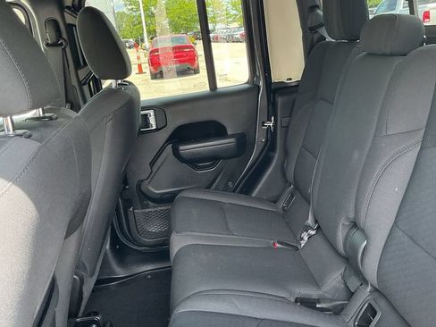 Certified 2022 Jeep Gladiator Sport AWD/4WD image 27