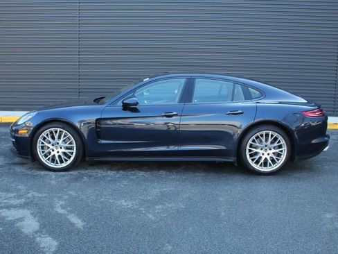 Used 2019 Porsche Panamera 4 image 2