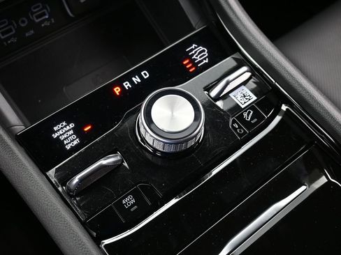 Used 2024 Jeep Grand Cherokee Overland w/ Luxury Tech Group IV image 39