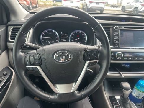 Used 2017 Toyota Highlander Limited w/ Protection Package #3 image 11