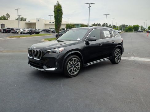 Certified 2025 BMW X1 xDrive28i w/ Premium Package image 5