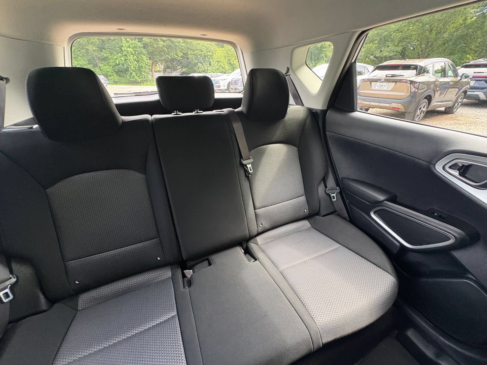 Used 2025 Kia Soul LX w/ LX Technology Package FWD image 32