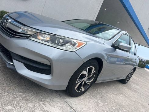 Used 2017 Honda Accord LX image 4