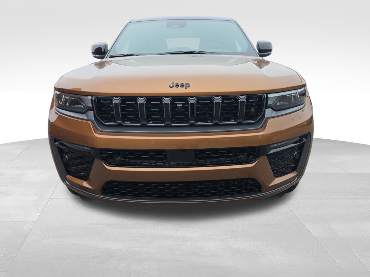 New 2027 Jeep Grand Cherokee Summit w/ Adv Protech Group IV AWD/4WD image 3