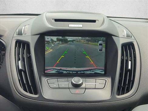 Used 2017 Ford Escape SE w/ SE Leather Comfort Package FWD image 19