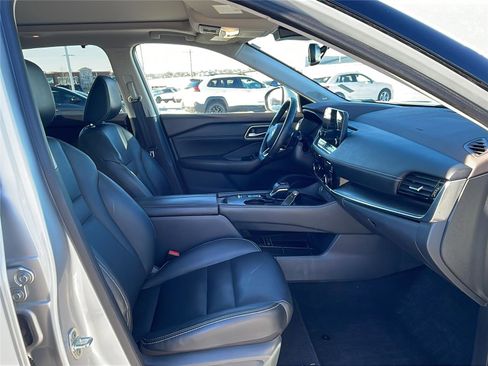 Used 2021 Nissan Rogue SL w/ Premium Package image 14