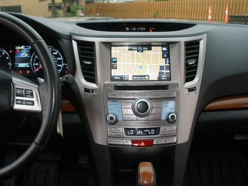 Used 2013 Subaru Outback 2.5i Limited AWD/4WD image 33