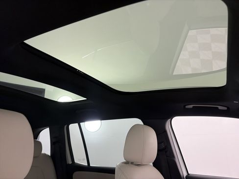 Used 2023 Mercedes-Benz EQB 300 4MATIC image 33