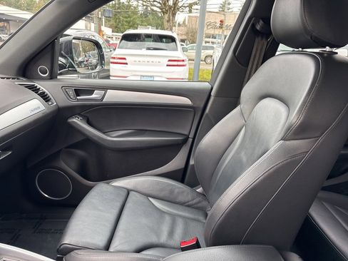 Used 2017 Audi Q5 2.0T Premium Plus w/ Technology Package image 30