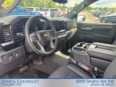 Used 2023 Chevrolet Silverado 1500 LT AWD/4WD image 17