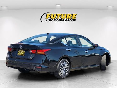 Certified 2025 Nissan Altima 2.5 SV FWD image 4