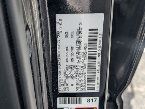 Used 2025 Toyota Tacoma TRD Off-Road AWD/4WD image 18