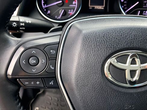 Used 2018 Toyota Camry SE FWD image 24