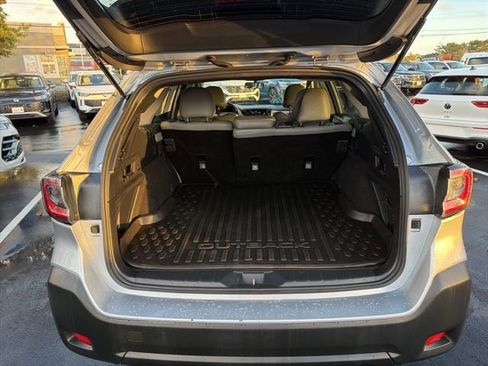 Used 2023 Subaru Outback Premium image 10