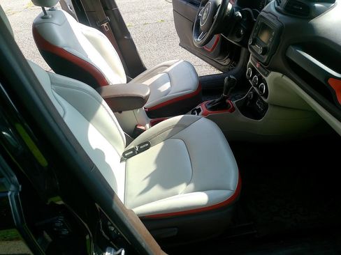 Used 2015 Jeep Renegade Limited AWD/4WD image 25
