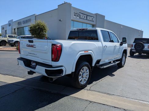 Used 2020 GMC Sierra 2500 Denali w/ Denali Ultimate Package AWD/4WD image 3