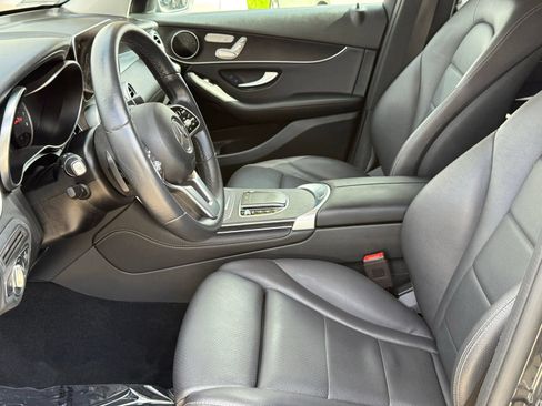 Used 2021 Mercedes-Benz GLC 300 w/ Premium Package image 25