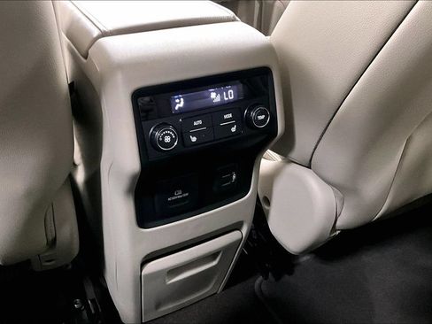 Used 2019 GMC Acadia Denali AWD/4WD image 28