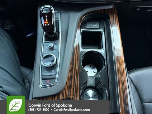 Used 2022 Cadillac Escalade ESV Luxury image 34