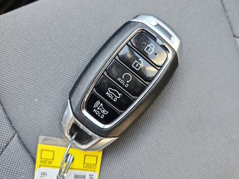 Used 2023 Hyundai Elantra SEL image 25