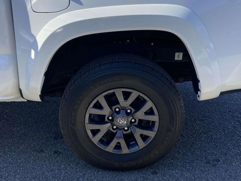 Used 2023 Toyota Tacoma SR5 w/ Technology Package image 8