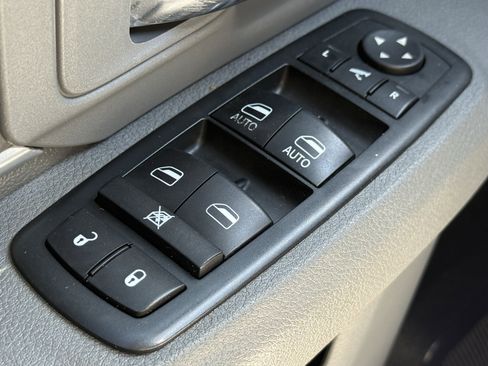 Used 2018 RAM 1500 Big Horn image 25